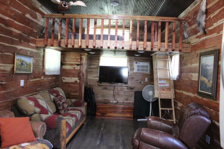 Amish Made Cedar Cabin With A Loft On A Buffalo Farm Close To The Buffalo River Marshall Exterior photo
